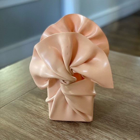 Vintage 1980s C.T. Design’s Pink Plastic Square Tissue Box Holder - Picture 2 of 14